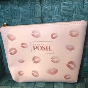 Perfectly POSH makeup bag with lips